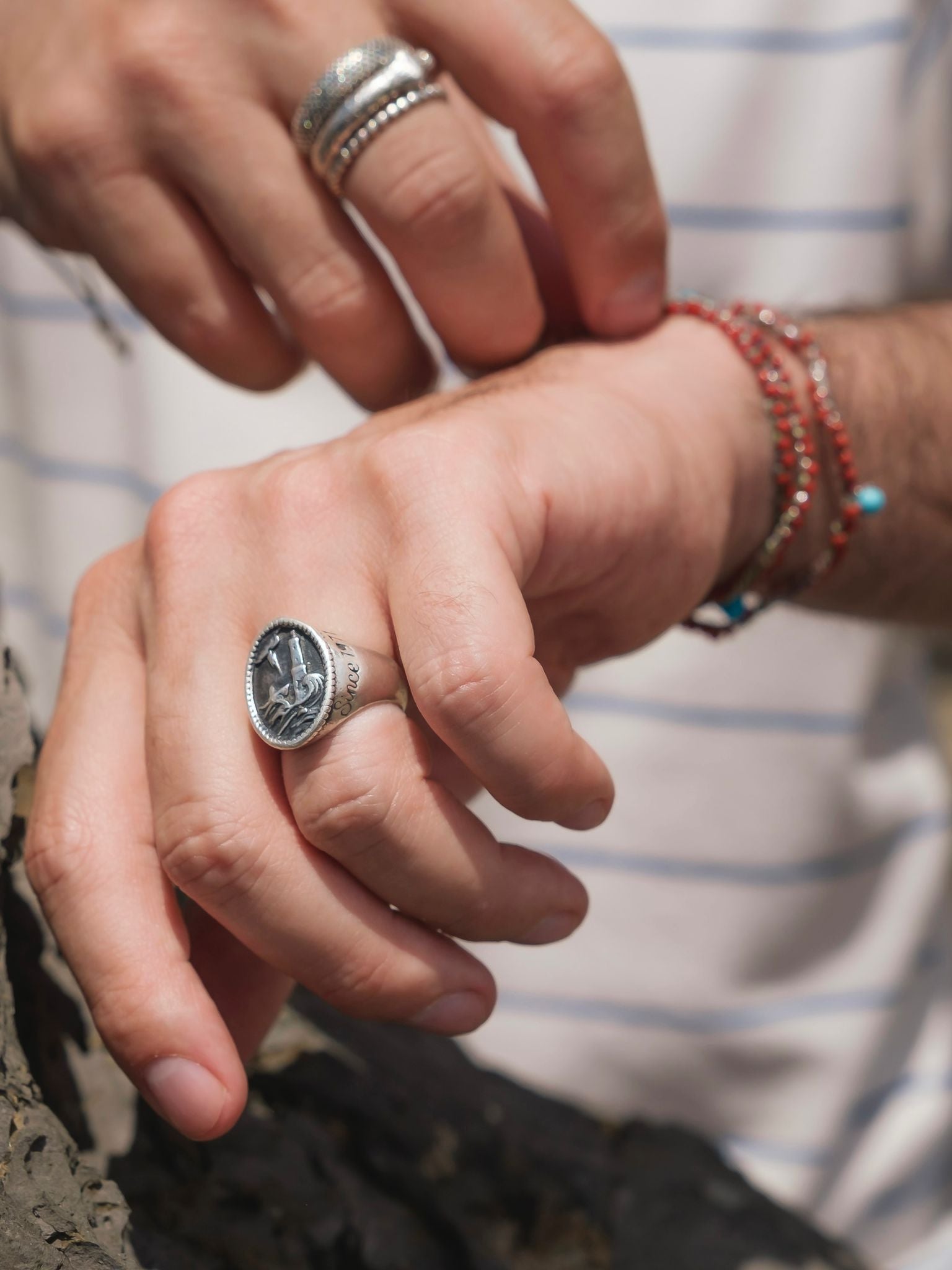 Anello fashion con bracciale unito